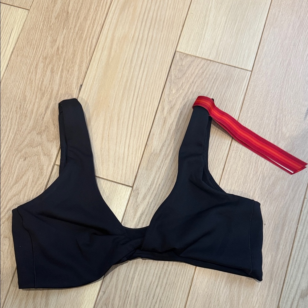 Left on Friday Plunge Bikini Top D cup XL